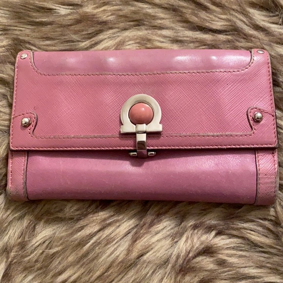 Pink Salvatore Ferragamo wallet - Picture 1 of 6